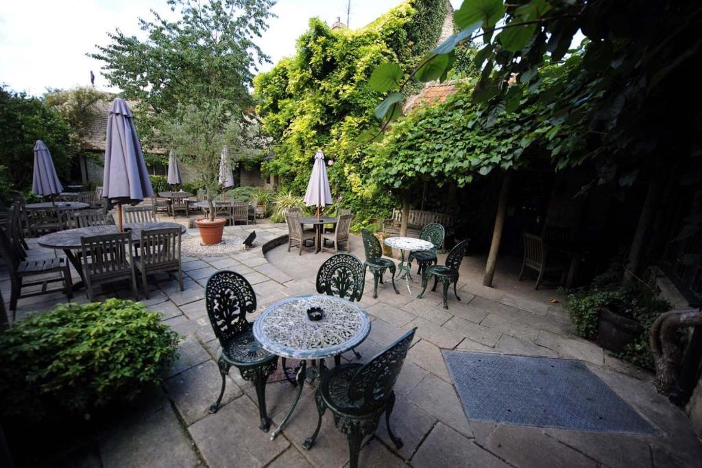 The Wild Duck Inn Cirencester Exterior foto